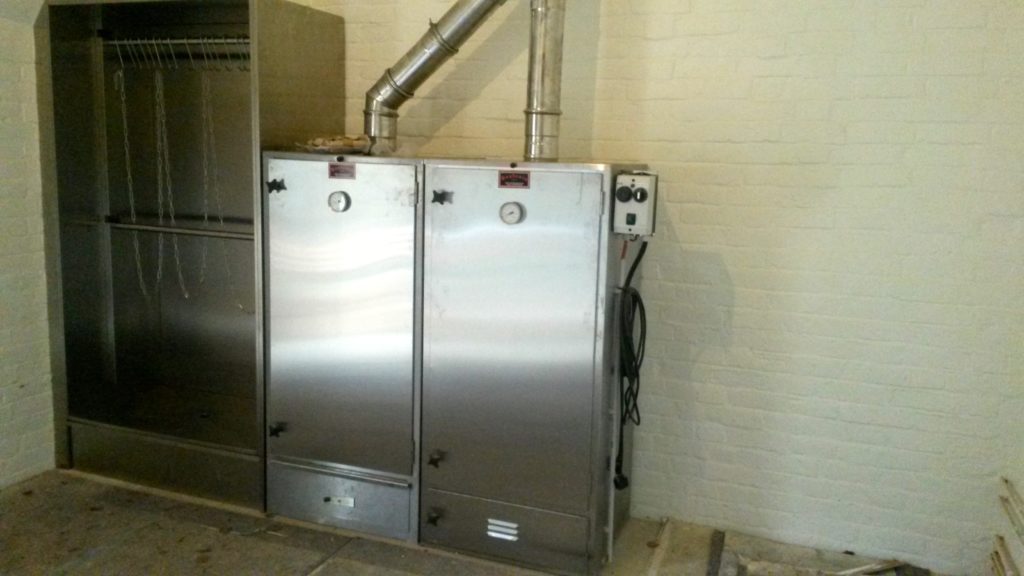Hot and cold smoking cabinets
