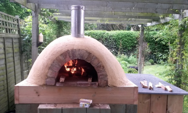 clay cob pizza oven, pizza oven,