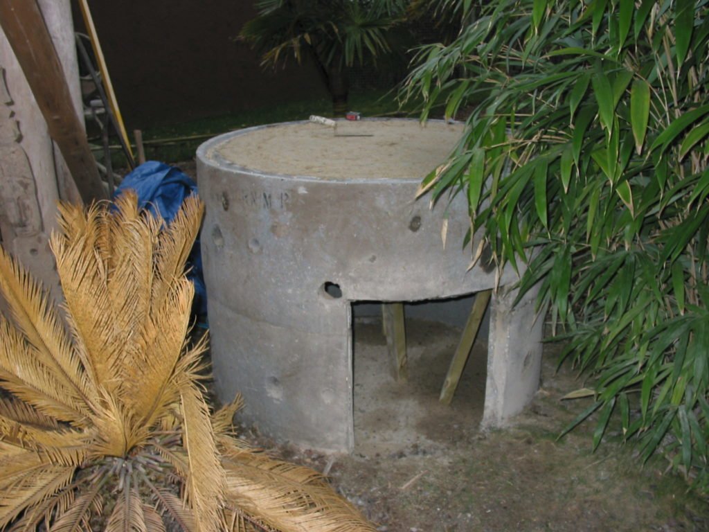 Base of concrete manhole tubes