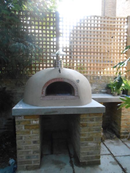 A stylish oven, four grand-mere, outdoor oven, garden pizza oven, living and cooking outside,